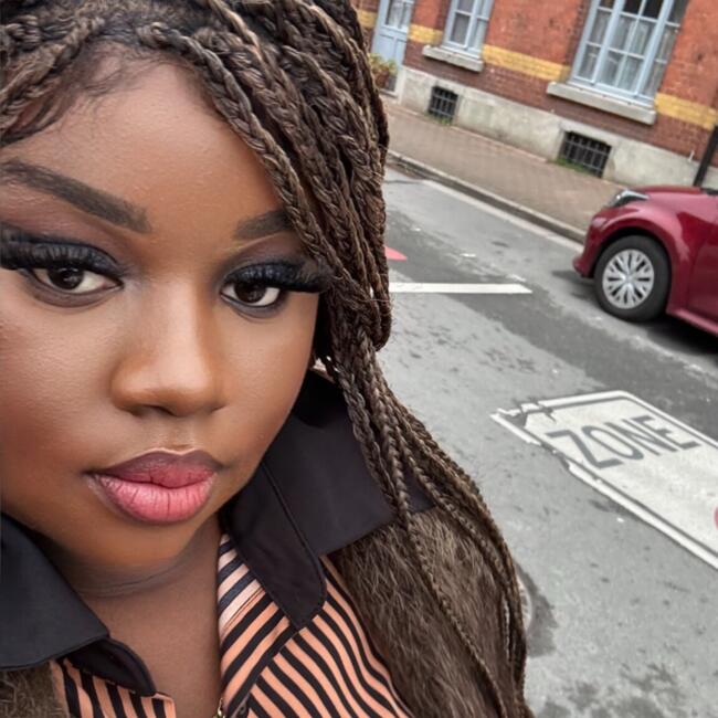 Babysitter in Enghien: Guecia