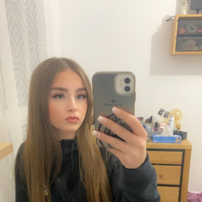 Babysitter in Passy: Kayla