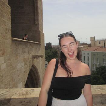 Babysitter Gold Coast: Malea