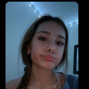 Babysitter in Abu Dhabi: Mariam