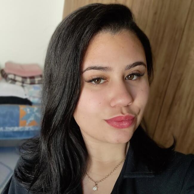 Babysitting job in Fazenda Rio Grande: Patrícia