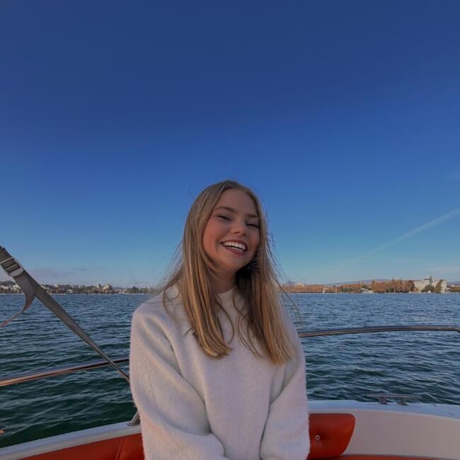 Babysitter in Prez-sous-Lafauche: Lila