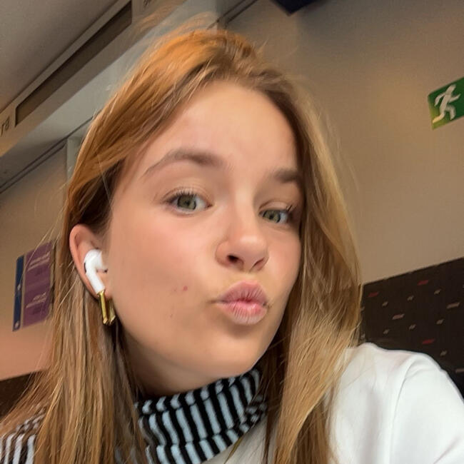 Babysitter in Vosselaar: Marie