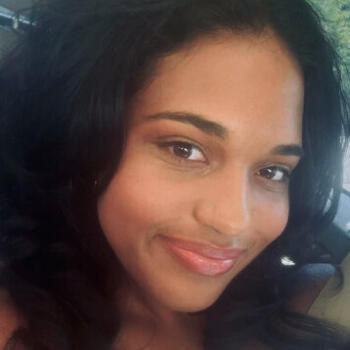 Babysitter in Saint Augustine: Bella