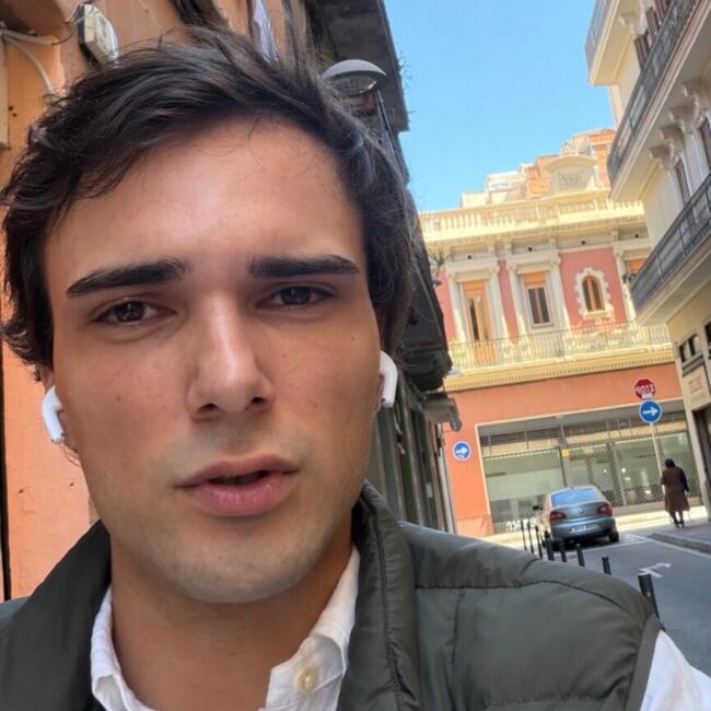 Babysitter in Barcelona: Giulio