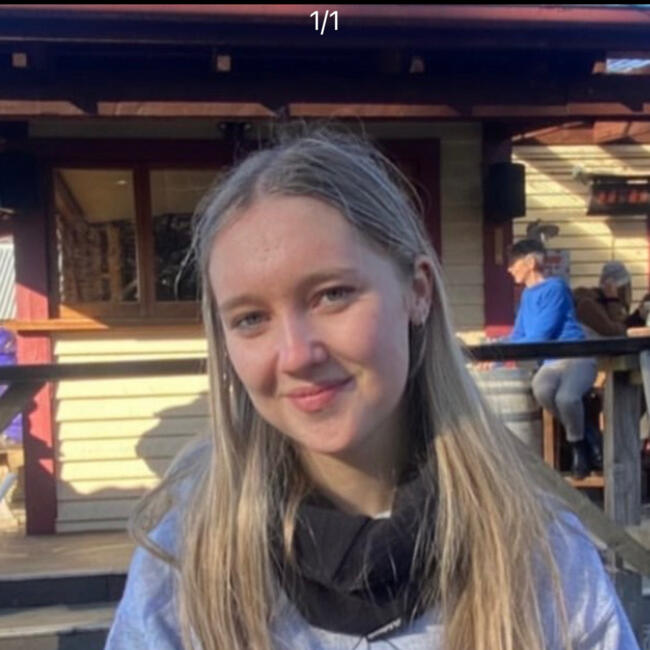 Babysitter in Hamilton: Claudia