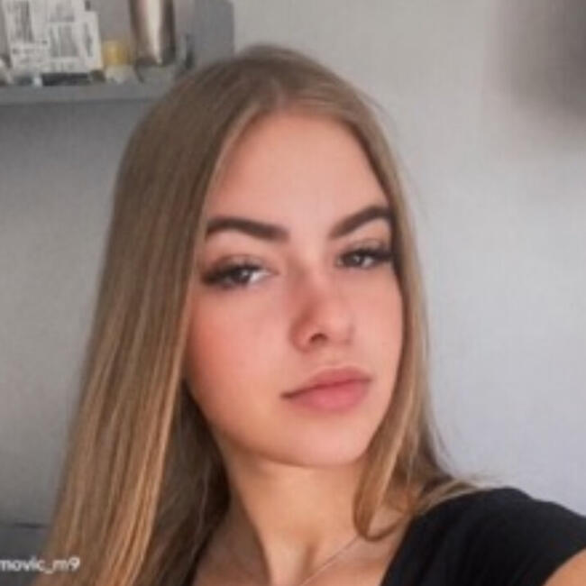 Bebisiterka u Beograd: Mia