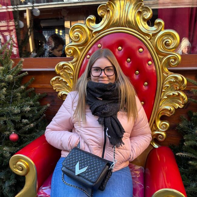 Babysitter in Lille: Lisa