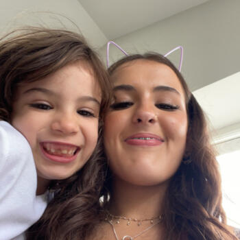 Babysitter Belfast: Amira