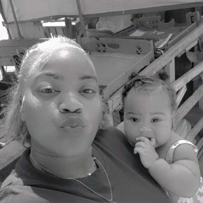 Babysitting job in Savanna-la-Mar: Shinel