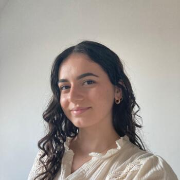 Babysitter in Quimper: Youna