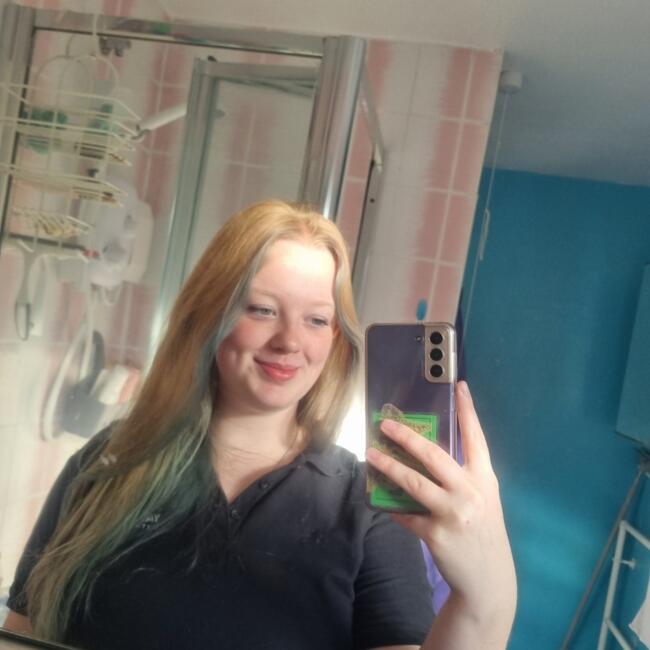 Babysitter in Farnborough: Elizabeth