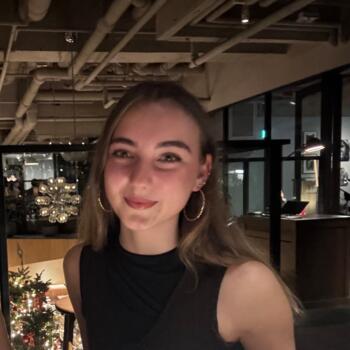 Babysitter in Athens: Renée