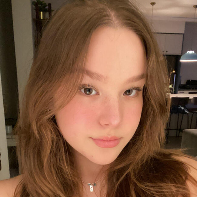 בייביסיטר ב- רמת השרון: עלמה