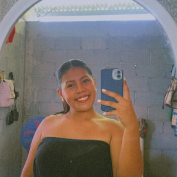 Babysitter in Marica Abajo: Leysi