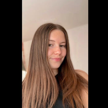 Babysitter Sale: Mia