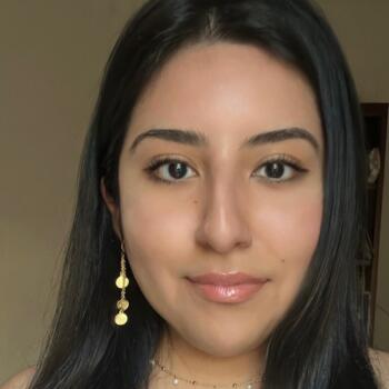 Babysitter in Falls Church: Gabriela