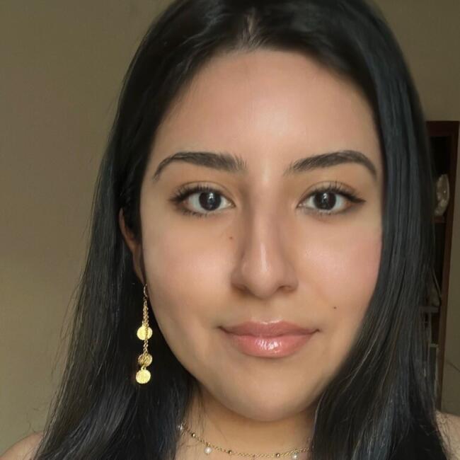 Babysitter in Falls Church: Gabriela