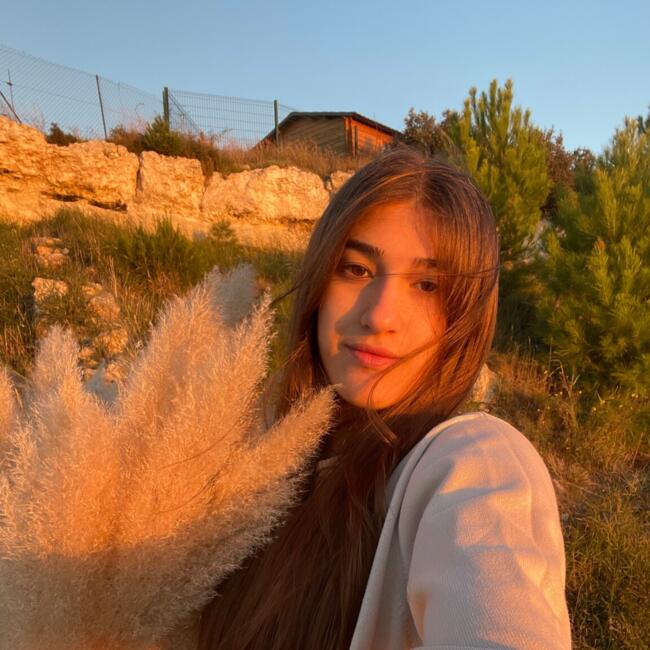 Babysitter in Istres: Lindsey