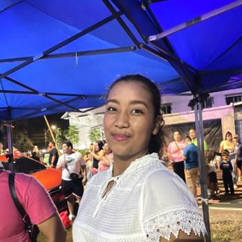 Babysitter in David: Dayana