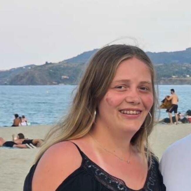 Nanny in Ailly-sur-Somme: Lea