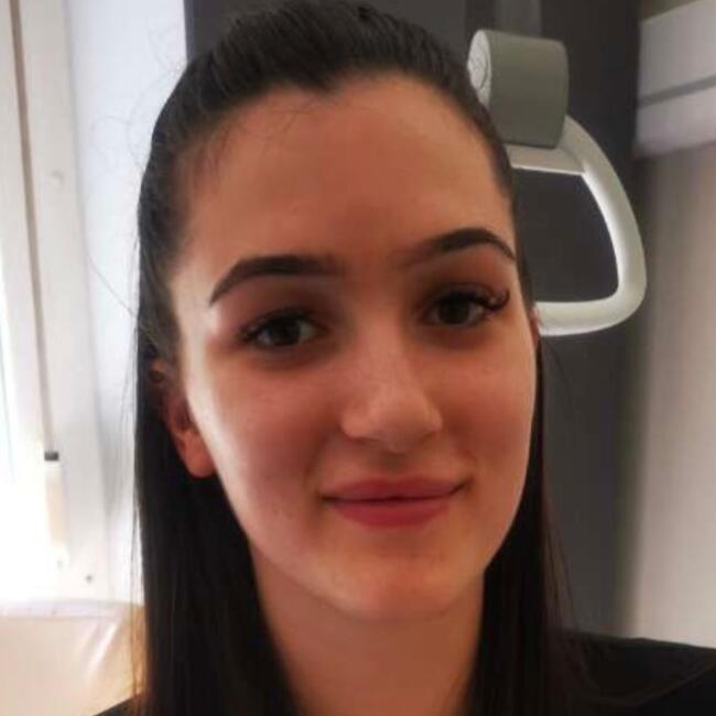 Babysitter in Antibes: Loulie