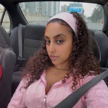 Babysitter Suwanee: Milena