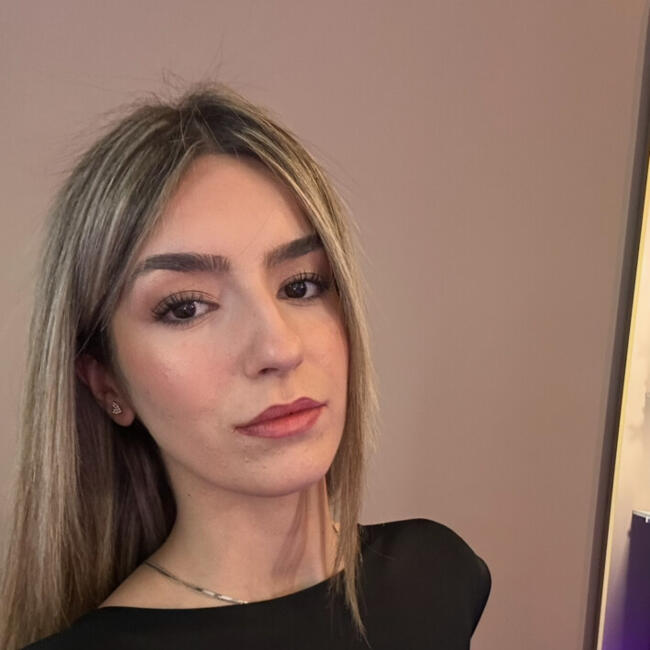 Babysitter in La Ciotat: Karla