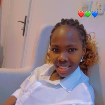 Babysitter Riyadh: Margaret