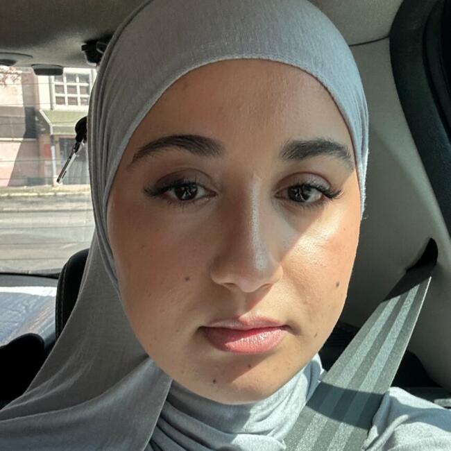 Babysitter in Villefranche-sur-Saône: Miriam