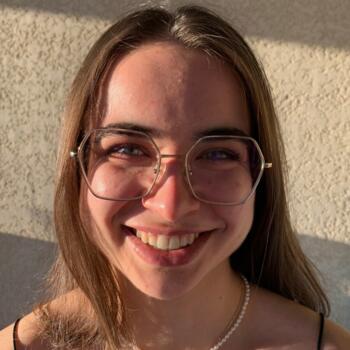 Babysitter in Troyes: Clara