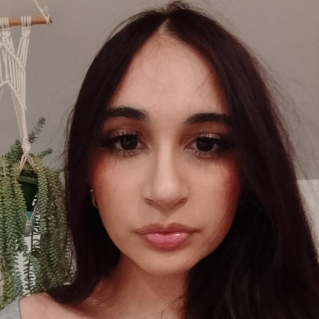 Babysitter in Uxbridge: Haania