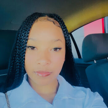 Babysitter in Nigel: Tremaine