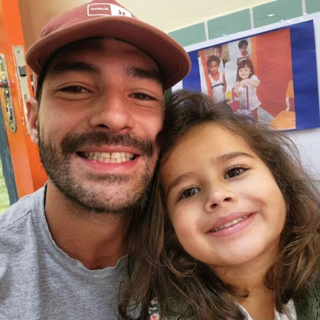 Emprego de babá em Niterói: Aylthon