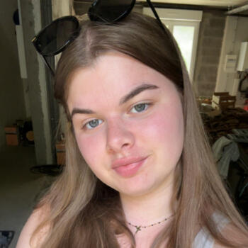 Babysitter Vernou-sur-Brenne: Adeline