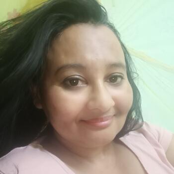 Babysitter Kolkata: Moumita majumder