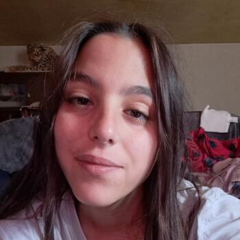 Babysitter in Saint-André-les-Vergers: Shana