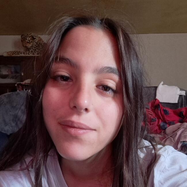 Babysitter in Saint-André-les-Vergers: Shana