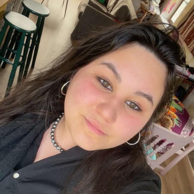 Babysitter in Bayonne: HINATEA