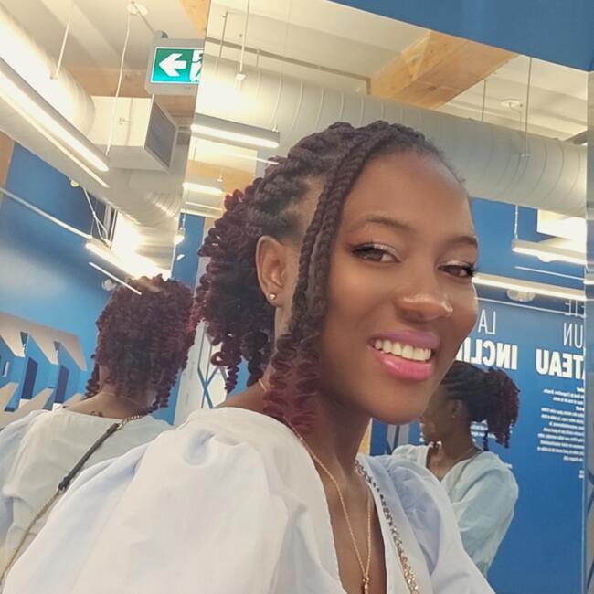 Babysitter in Mercier: Anya