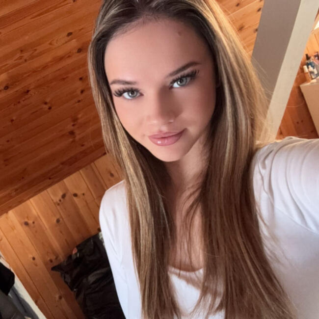 Babysitter in Fischenthal: Laura