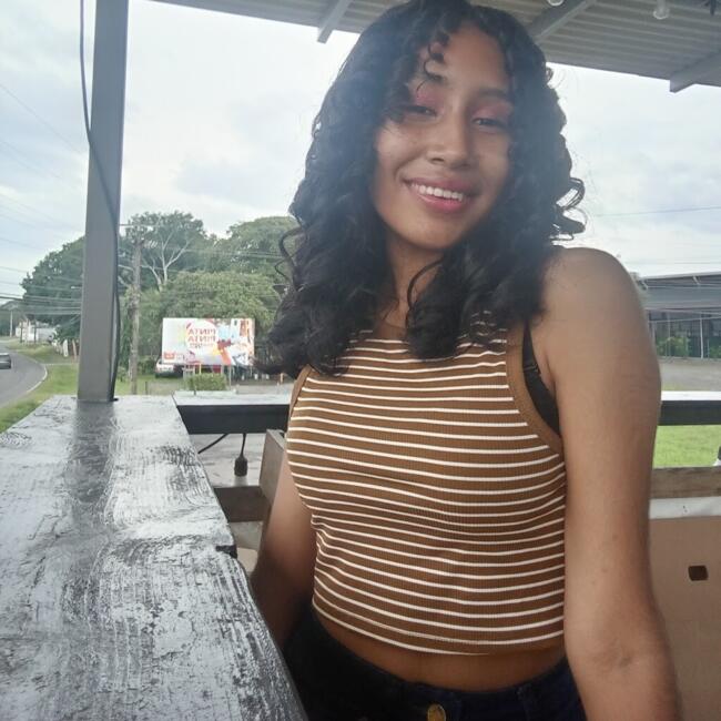 Niñera en David: Adis