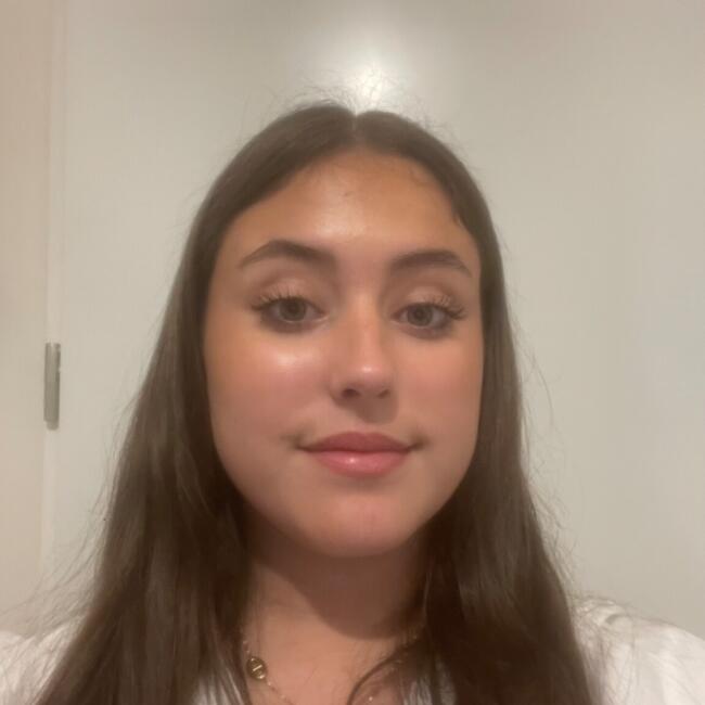 Babysitter in Sainte-Marie-la-Blanche: Eloa