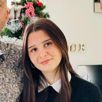 Babysitter in Villemontais: Manon