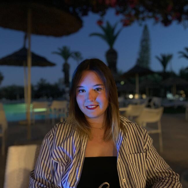 Babysitter in Mèze: Lola