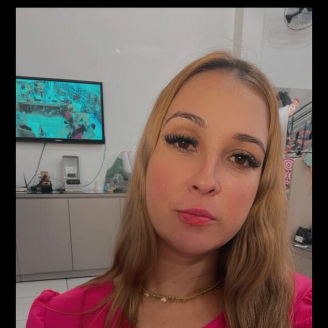 Emprego de babá em Sinop: Bruna