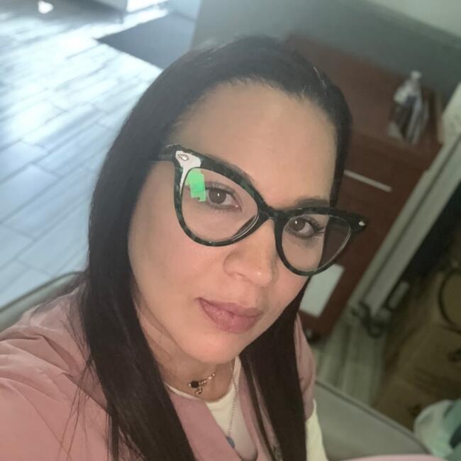 Babysitter in Miami: Indira