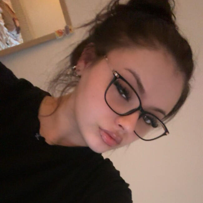Babysitter in Hull: Paige