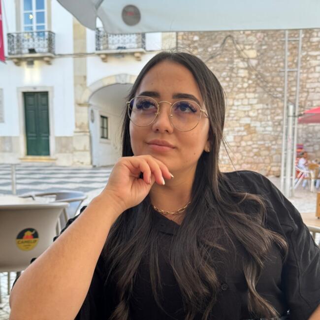 Babysitter in Quarteira: Camila