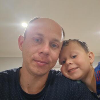 Babysitting job in Brisbane: babysitting job Mykhailo